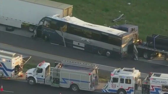 3 dead, 14 hurt in Greyhound bus crash