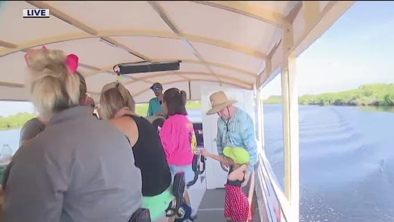 Paddle Pub boat tours in Brevard County