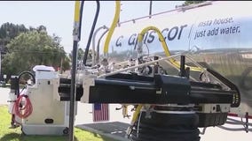 Robots building 3-D printed homes in Florida