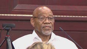 Othal Wallace's father takes the stand