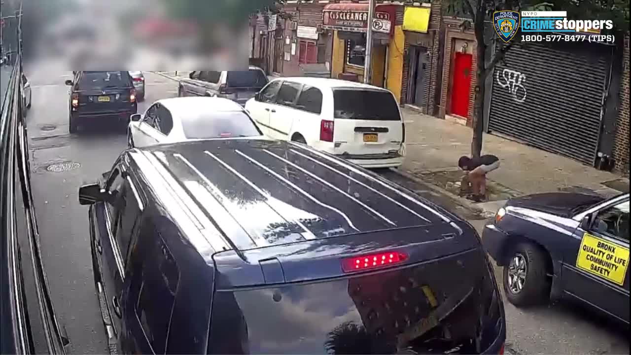 Police searching for two women who attacked MTA bus in the Bronx