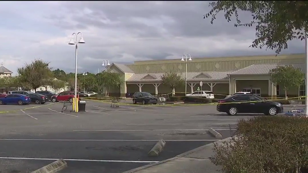 2 teens arrested in shooting outside Publix