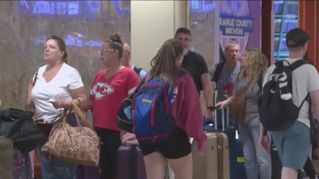 Southwest cancels 100 flights in Orlando