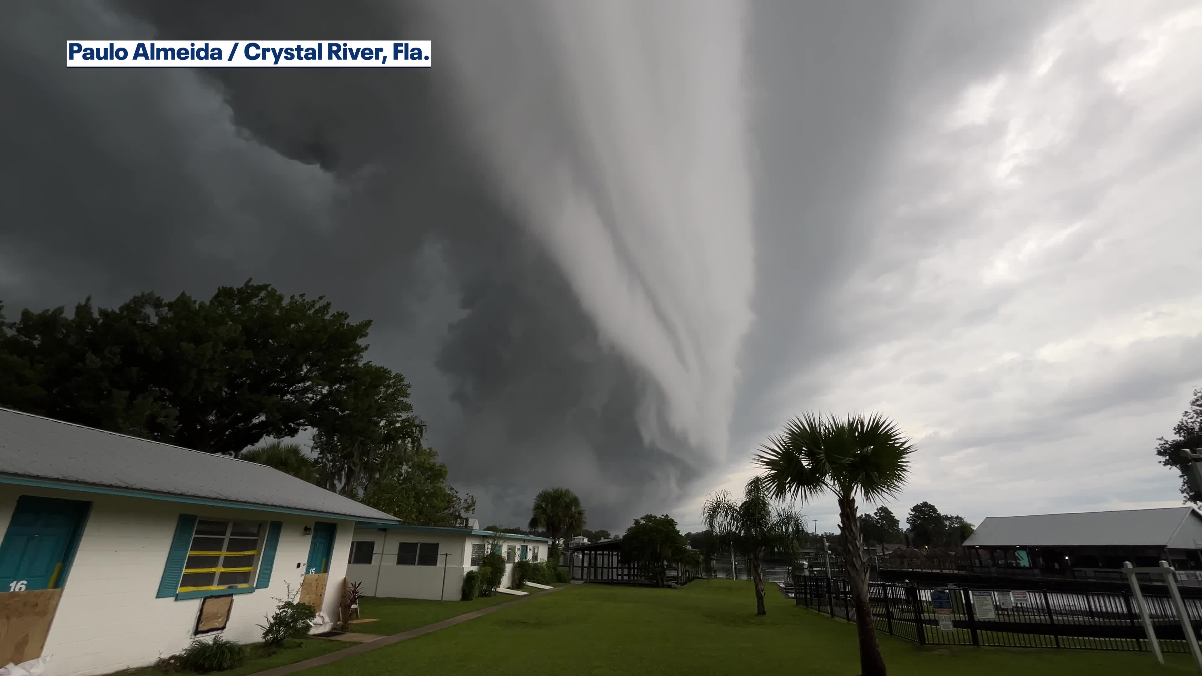Watch: Impressive shelf cloud as Hurricane Helene impacts Florida