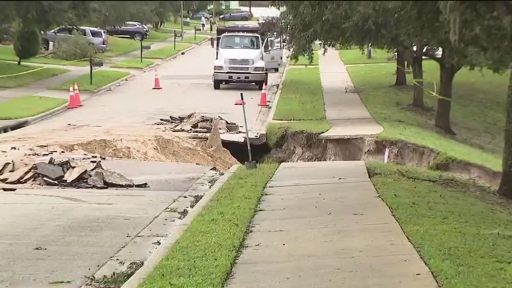 Milton aftermath: Sinkhole opens in Apopka neighborhood