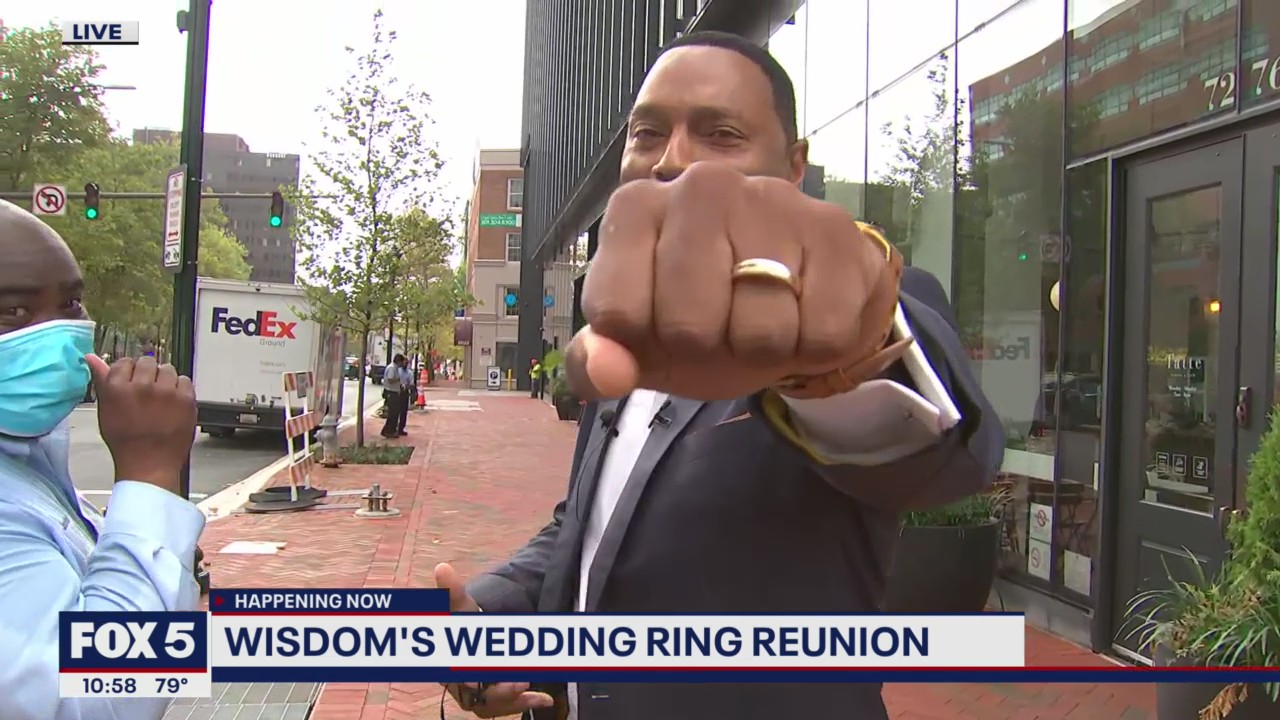 Wisdom reunited with wedding ring!