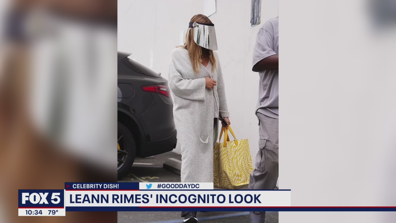 CELEBRITY DISH: Justin Bieber rocks Skims in billboard mishap