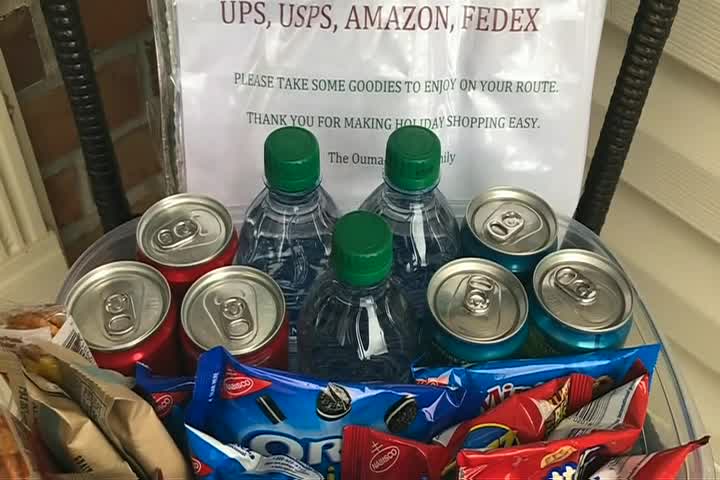 VIDEO: Delivery driver does happy dance after noticing refreshments left by homeowner