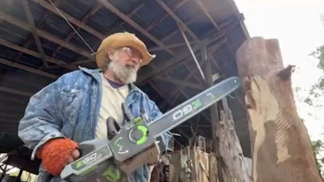 Showcasing local chainsaw artist Sam Knowles
