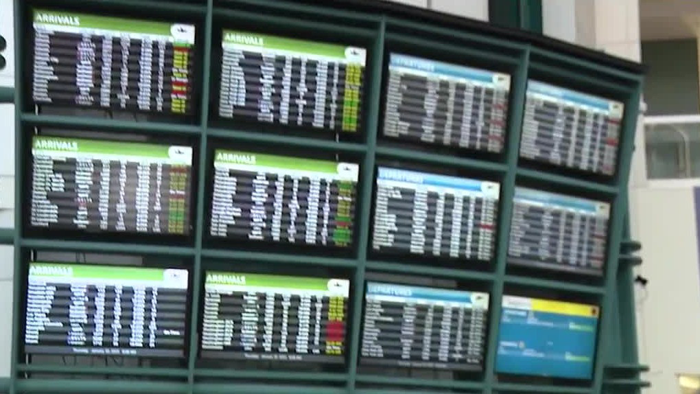 D.C. mid-air crash closes airport, impacts flights nationwide