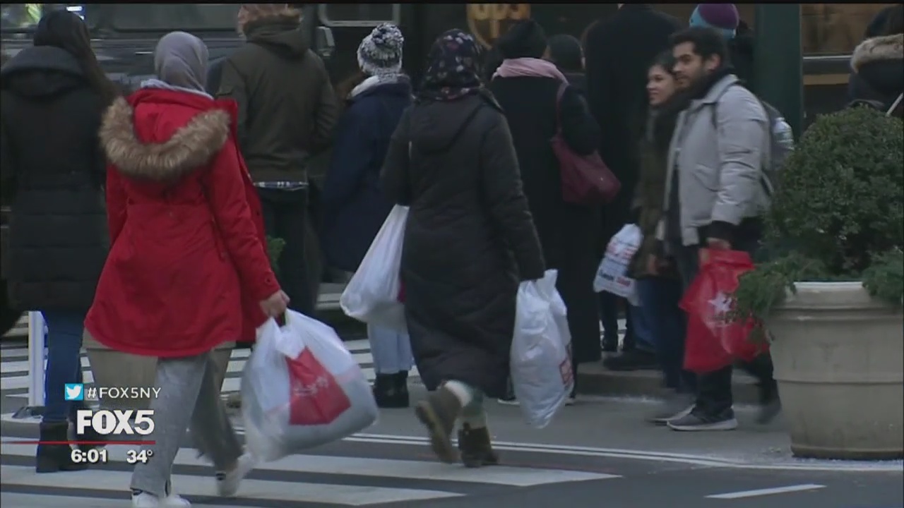 Shoppers hit the store on final weekend before Christmas