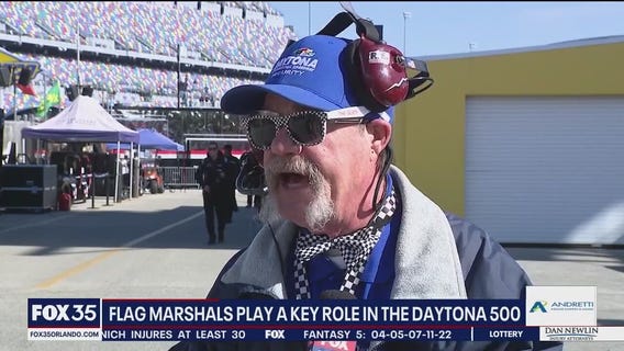 Daytona 500: What the flags mean, & how to properly wave them