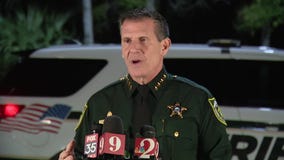 Orange County deputies shoot man armed with knife | Full update