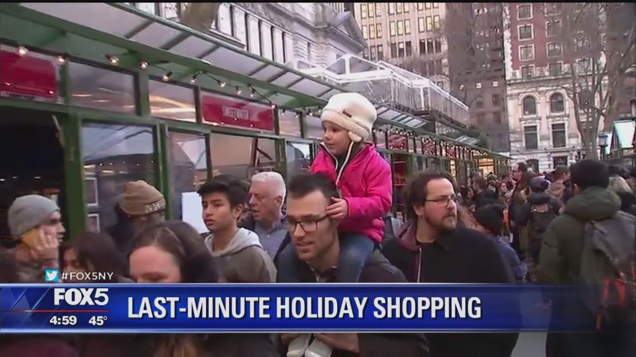 Last-minute holiday shoppers hit the stores