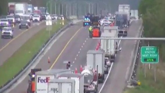 Vehicle rollover closes I-95 northbound in Flagler County area