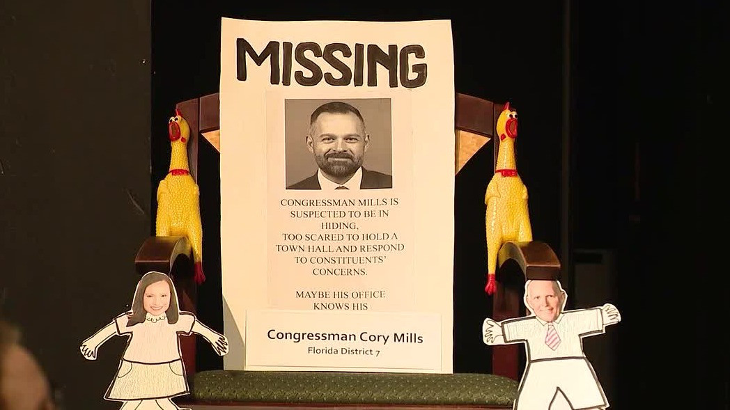 Residents hold 'empty chair' Town Hall in Winter Springs