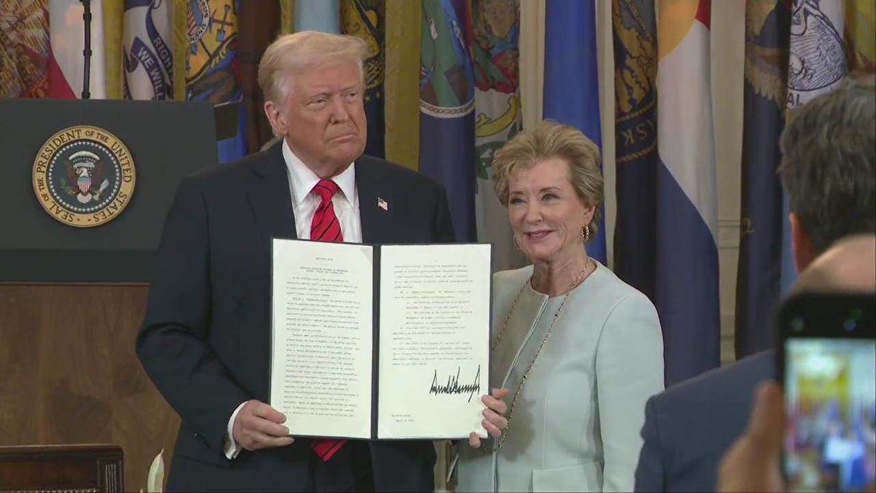 Trump orders a plan to dismantle the Education Department