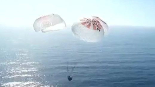 Space travelers splashdown off Pacific Coast
