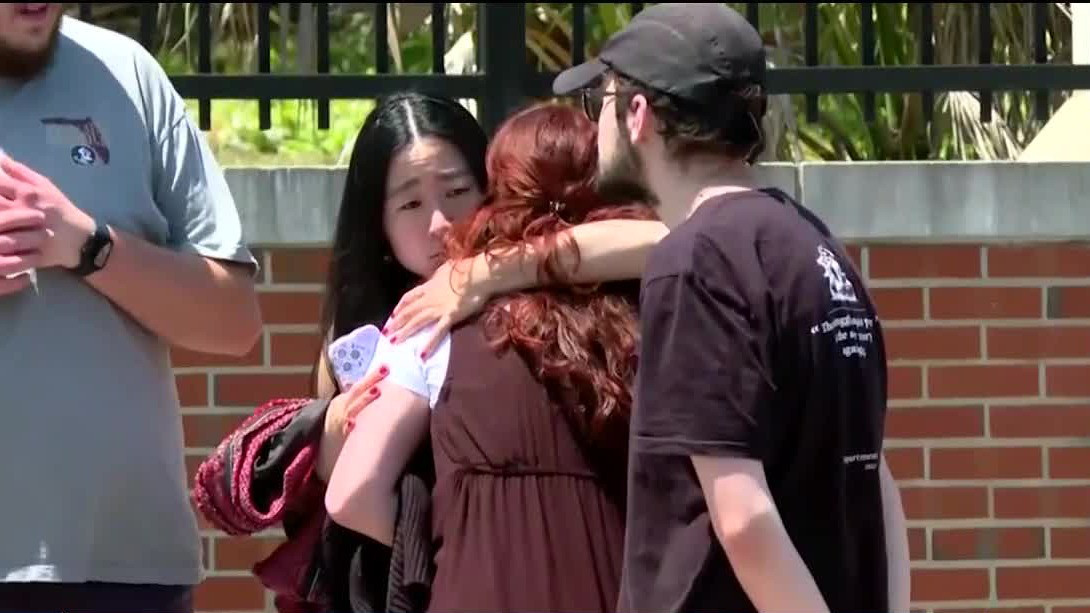 FSU shooting: Students mourn victims of deadly incident