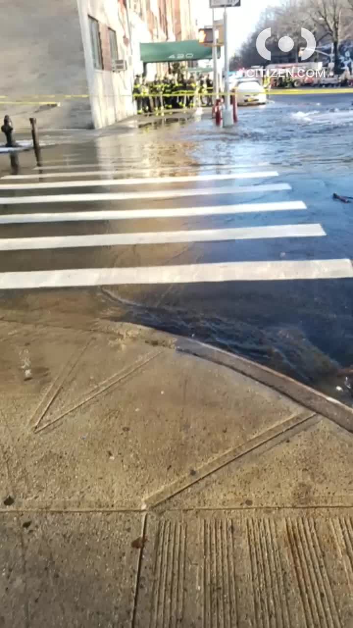 Upper West Side water main break suspends subway service