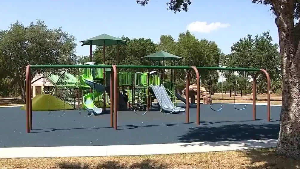 Parents concerned over lack of barriers at Palm Bay park