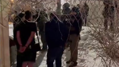 Trump's White House offering migrants $1K to self-deport