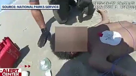 Florida officers save 2 teens from drowning