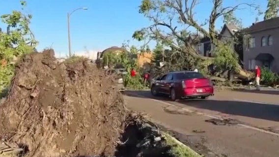 Deadly tornado outbreak leaves at least 21 dead