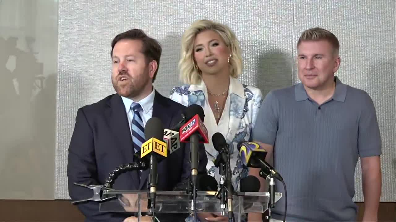 Todd Chrisley talks Trump pardon, prison release | FULL