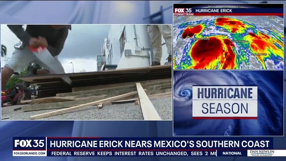 Hurricane Erik nears Mexico's southern coast