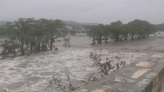 Florida crews join search efforts in deadly Texas flooding