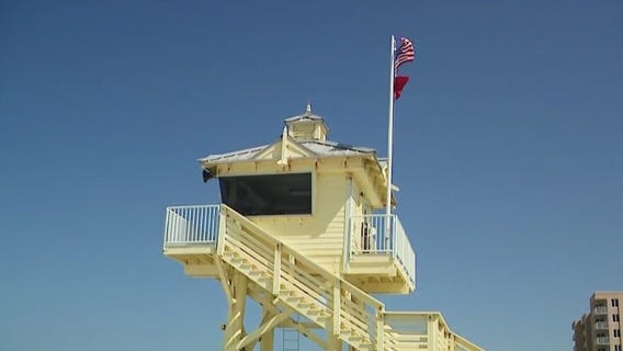 Surfer hospitalized after shark bite in New Smyrna Beach