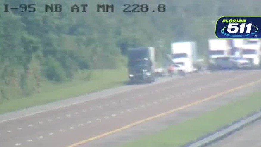 1 dead, 1 seriously injured after I-95 crash near Mims