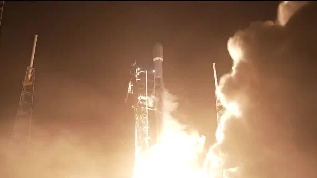 SpaceX launches Falcon 9 rocket early Saturday morning
