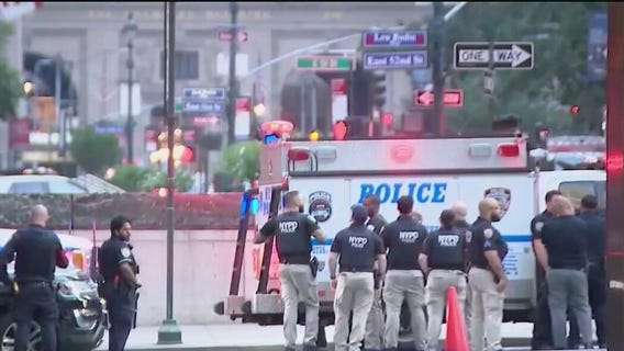New York shooting: 5 dead, including officer, suspect