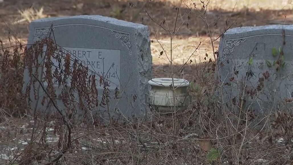 Neglected cemetery outside Apopka gets cleanup
