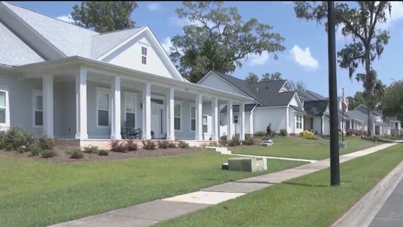 People leave the coast to move inland: report