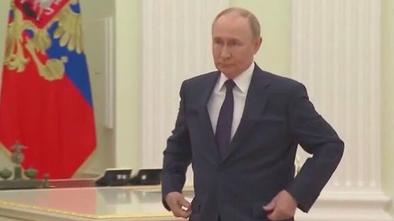 New tariffs take effect; Trump could meet with Putin