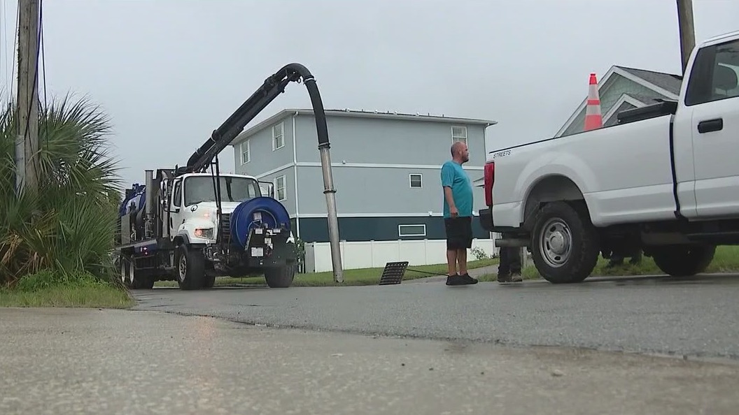 Rains swamp New Smyrna Beach, flooding homes and businesses