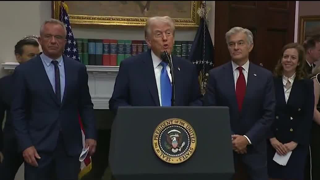 White House advises pregnant woman to stop taking Tylenol