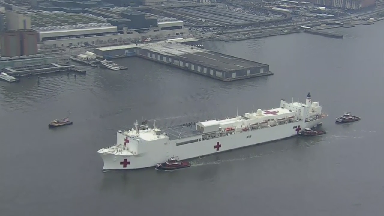 USNS Comfort sails into NY Harbor