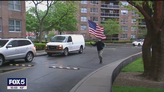 Immigrant give nightly patriotic salute to heroes in Queens