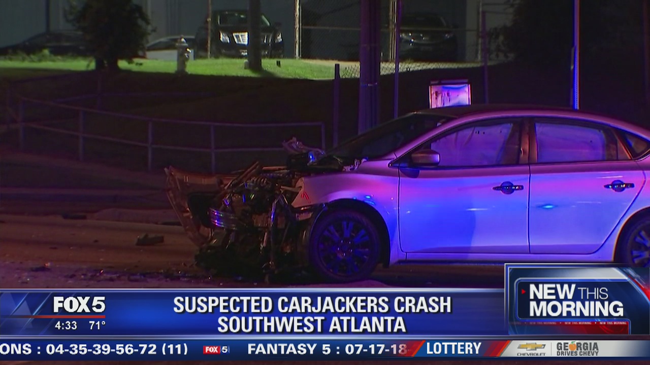 Carjacking suspects get in car accident | FOX 5 Atlanta
