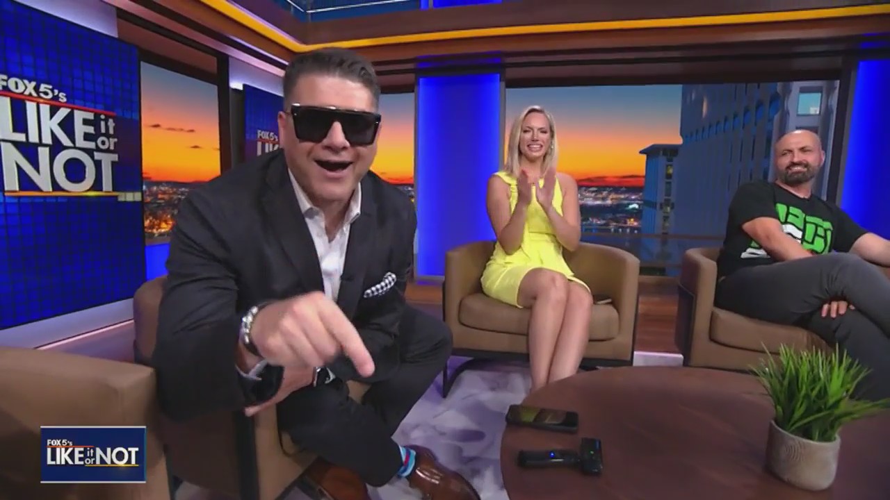 How to wear sunglasses