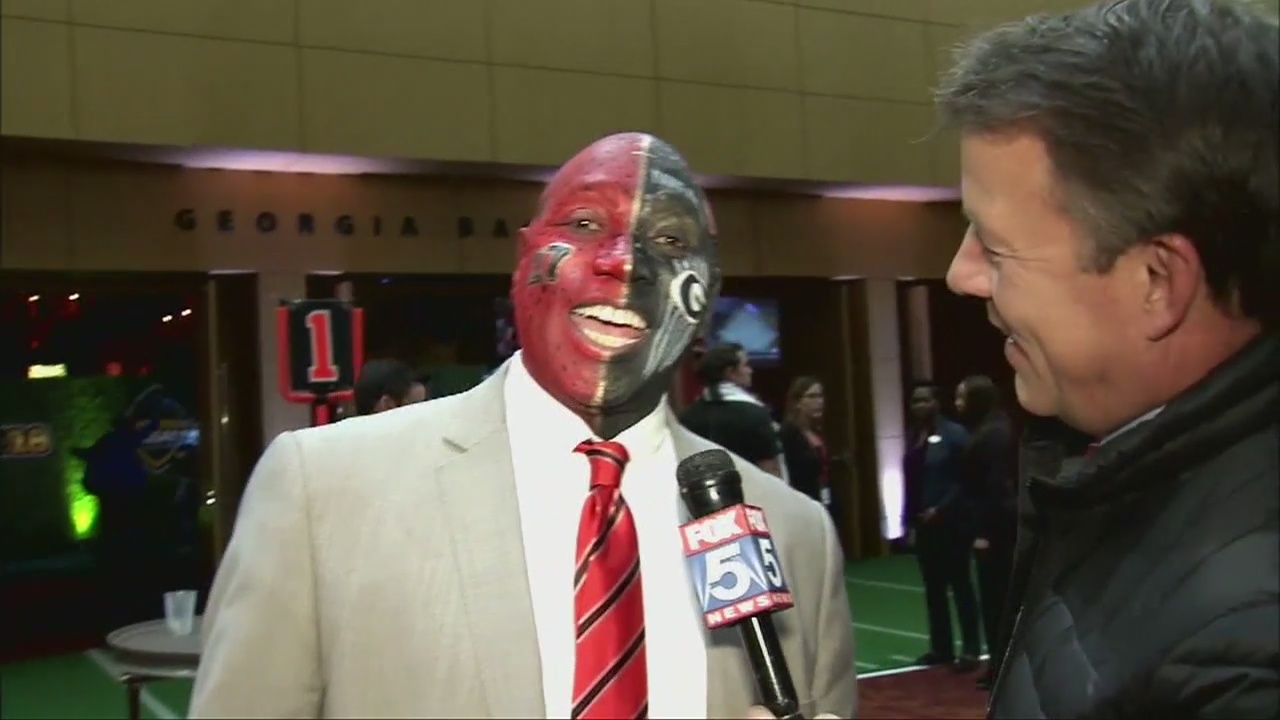 Fan paints his entire head