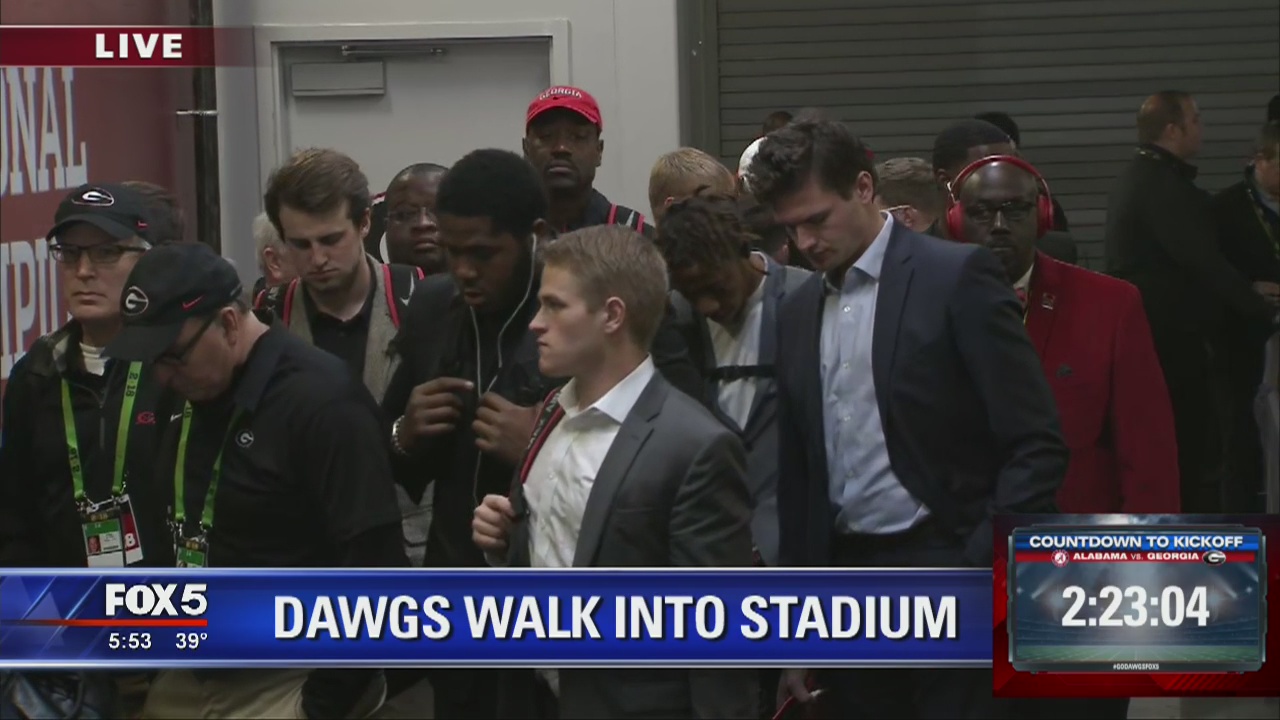 Dawgs arrive at the stadium