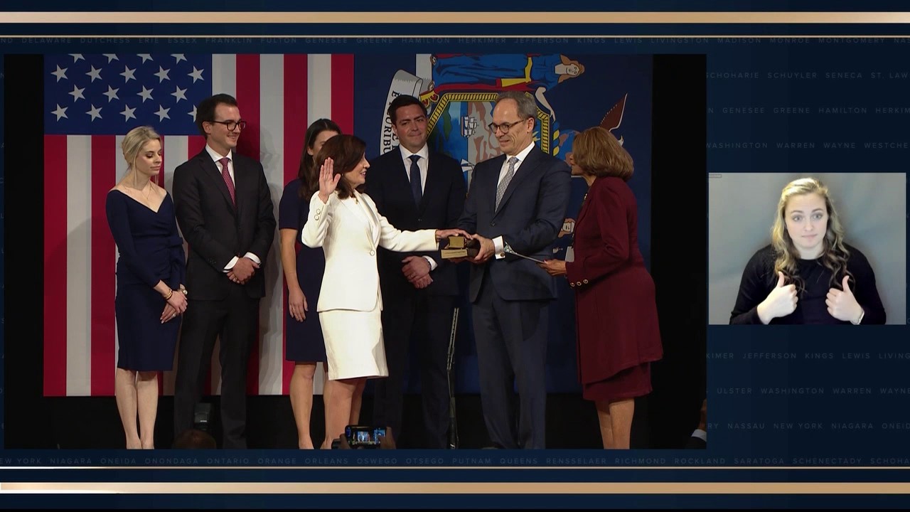 Gov. Kathy Hochul sworn in as NY's first female governor