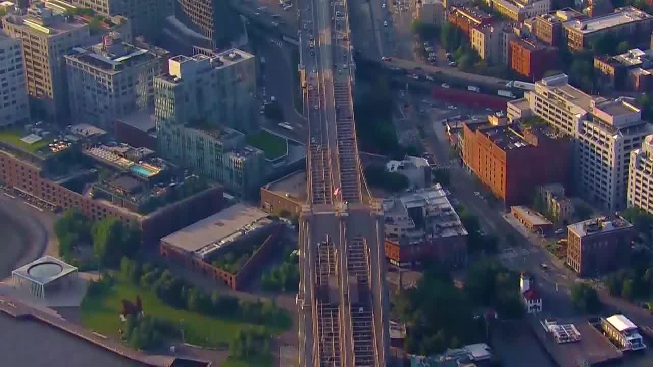 Crossing into Brooklyn