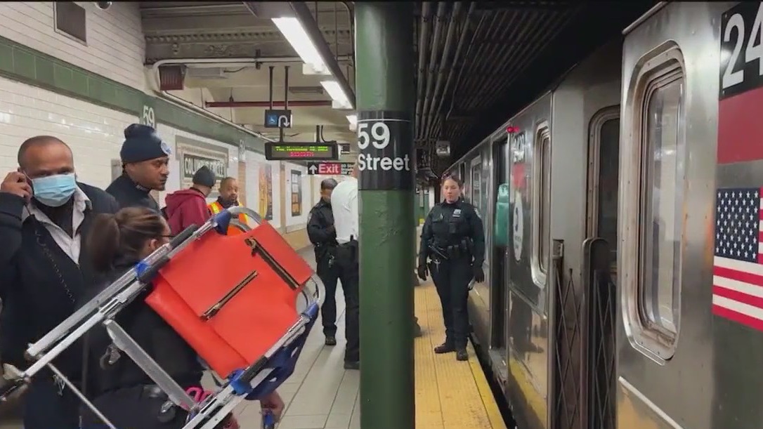 Subway rider randomly stabbed with screwdriver