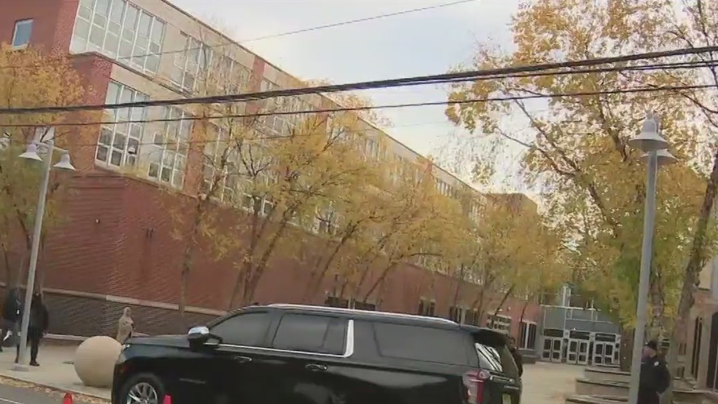 15-year-old shot outside of Newark school